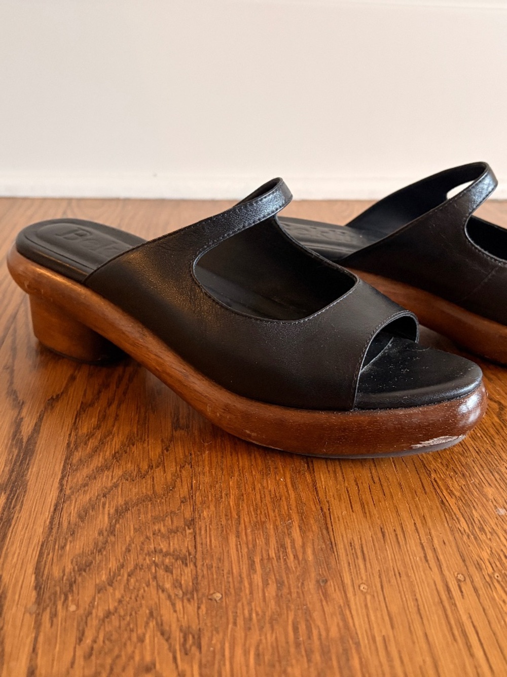 Beklina Low Sedia Sandal Black size 9 women